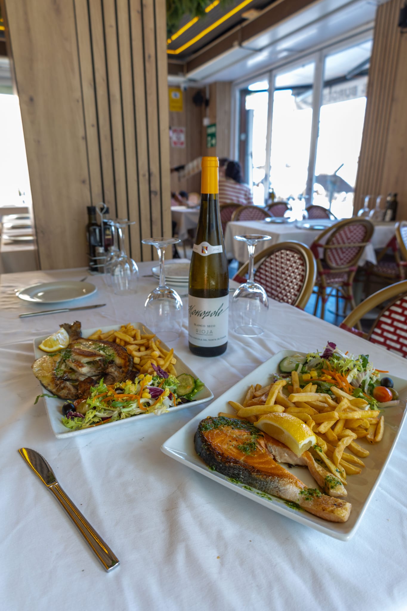 Plato mediterráneo de Tapas y Mar